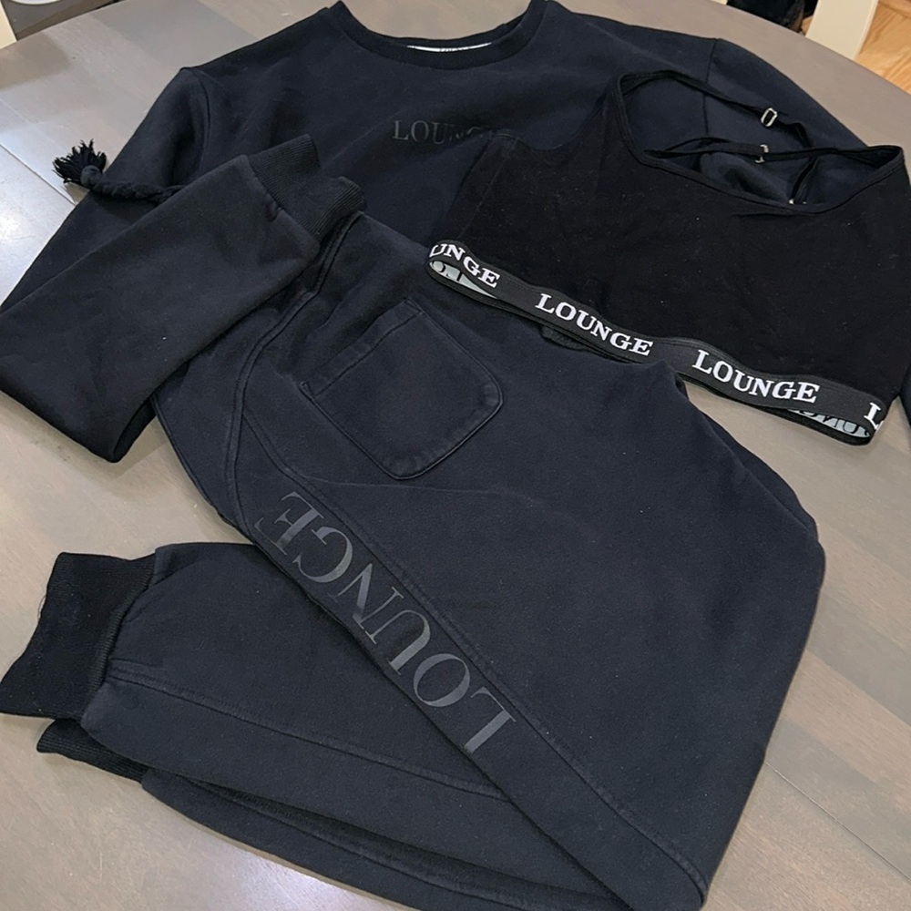 Black lounge fit